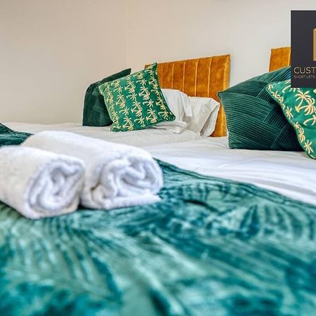 Two Bedroom - Central Peterborough - New Year Discount ภายนอก รูปภาพ