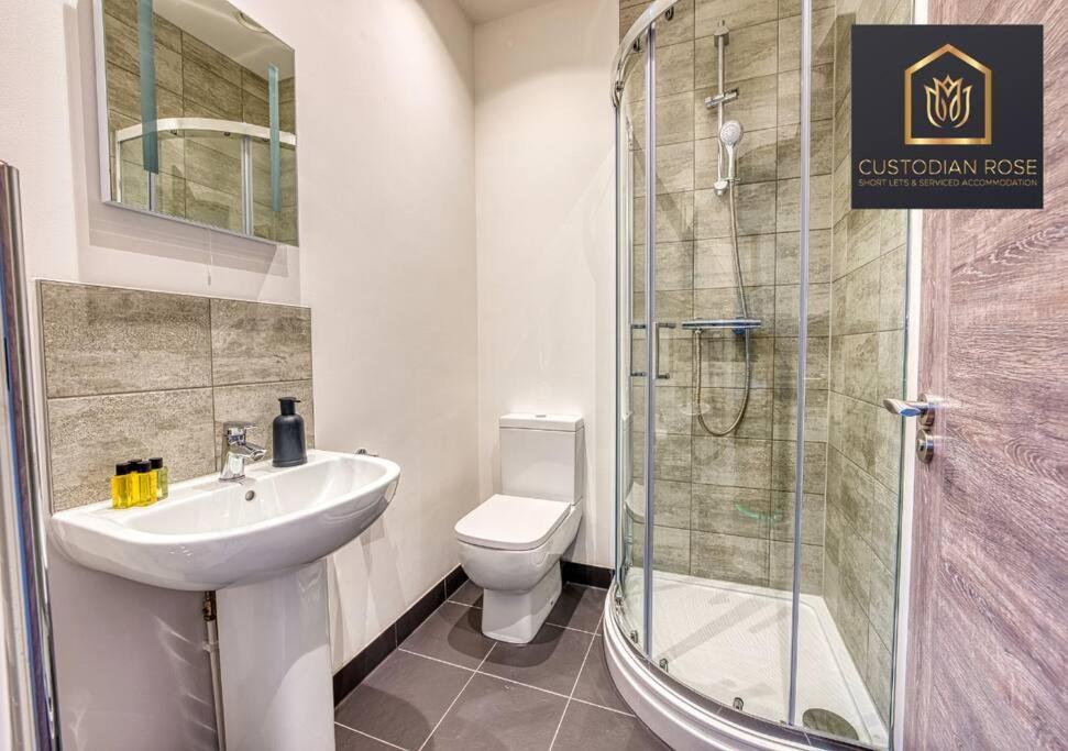 Two Bedroom - Central Peterborough - New Year Discount ภายนอก รูปภาพ