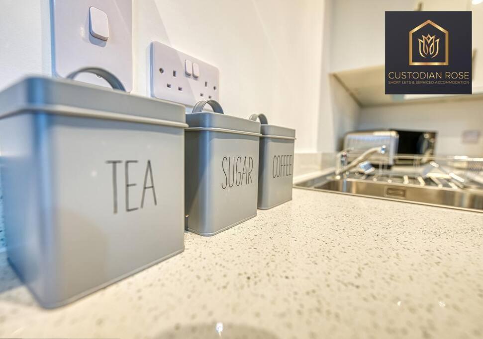 Two Bedroom - Central Peterborough - New Year Discount ภายนอก รูปภาพ