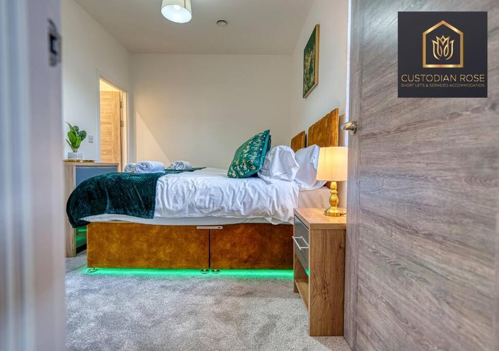 Two Bedroom - Central Peterborough - New Year Discount ภายนอก รูปภาพ