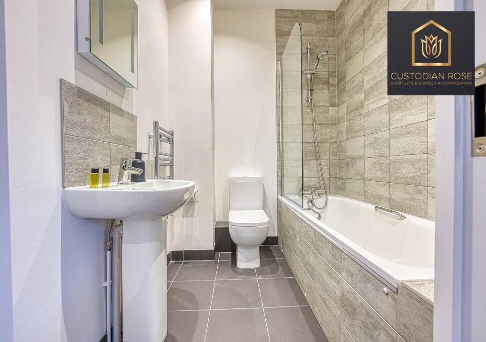 Two Bedroom - Central Peterborough - New Year Discount ภายนอก รูปภาพ