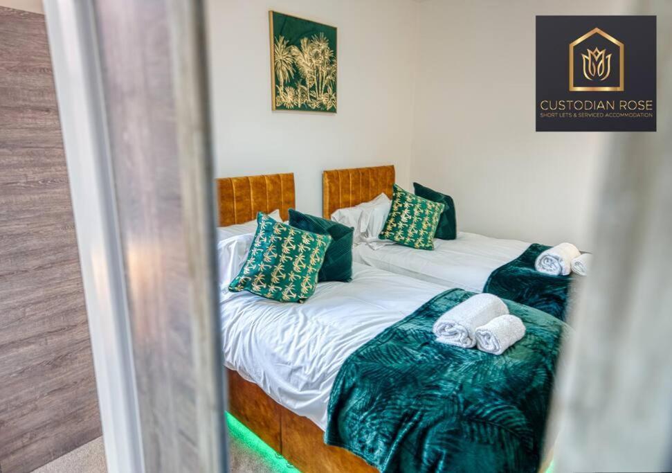 Two Bedroom - Central Peterborough - New Year Discount ภายนอก รูปภาพ