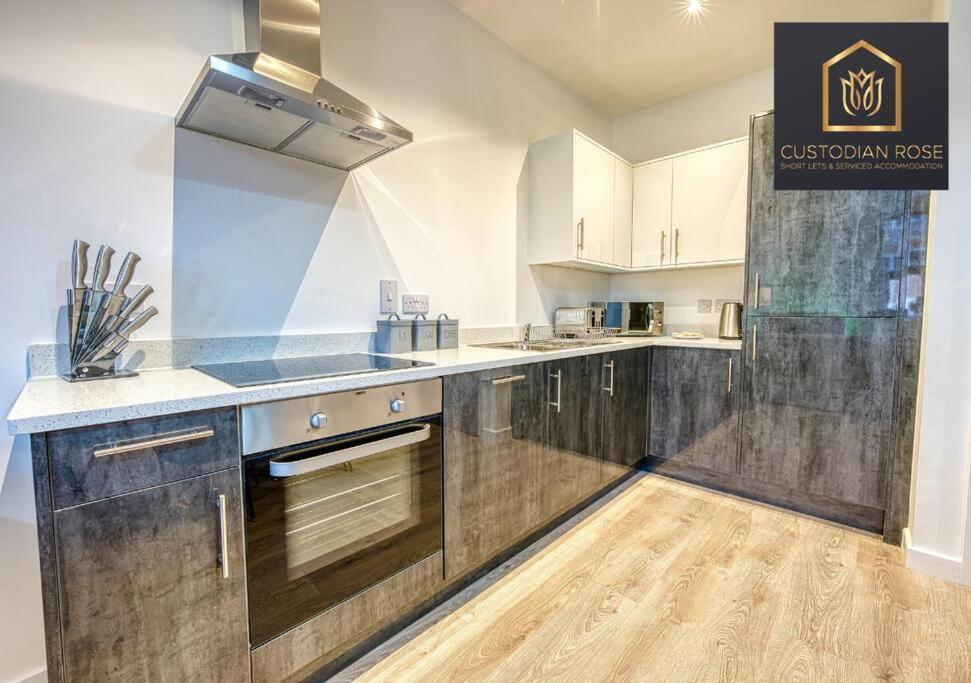 Two Bedroom - Central Peterborough - New Year Discount ภายนอก รูปภาพ