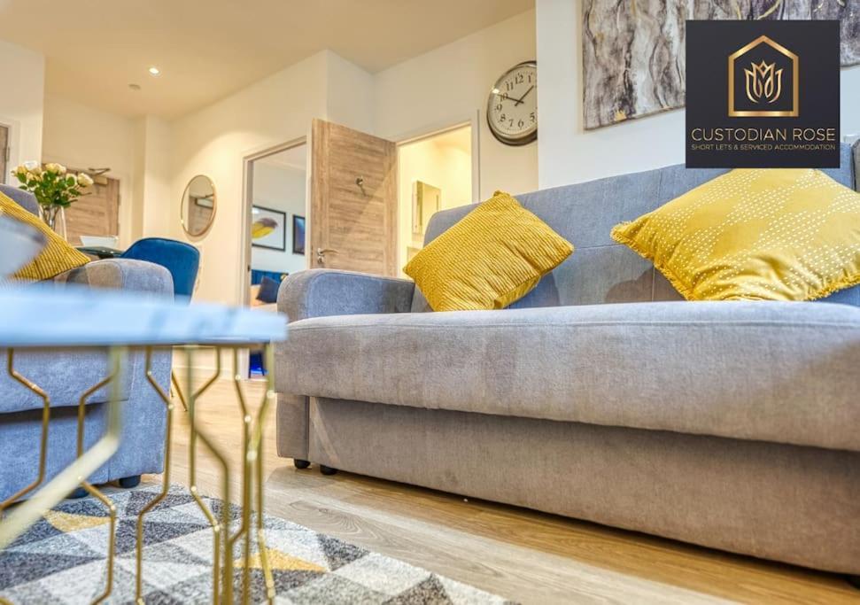 Two Bedroom - Central Peterborough - New Year Discount ภายนอก รูปภาพ