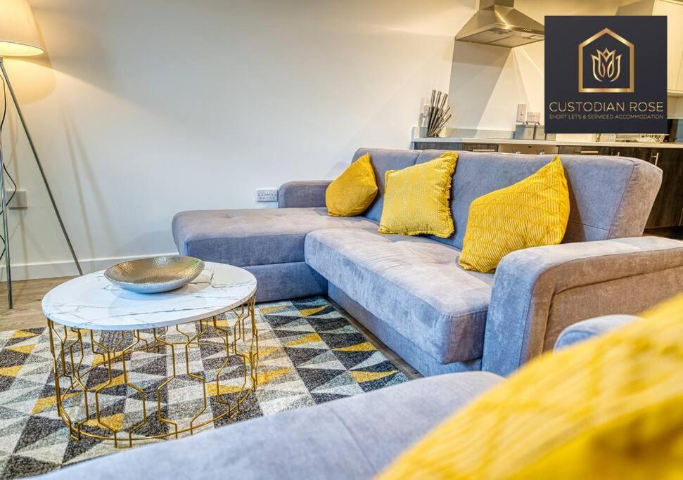 Two Bedroom - Central Peterborough - New Year Discount ภายนอก รูปภาพ